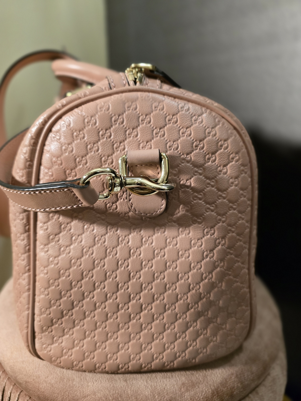 Gucci Guccissima Joy Blush Pink Embossed Leather Boston Bag - Picture 2 of 16